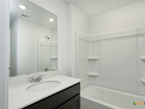 4th image of 108 Knute Rockne Way