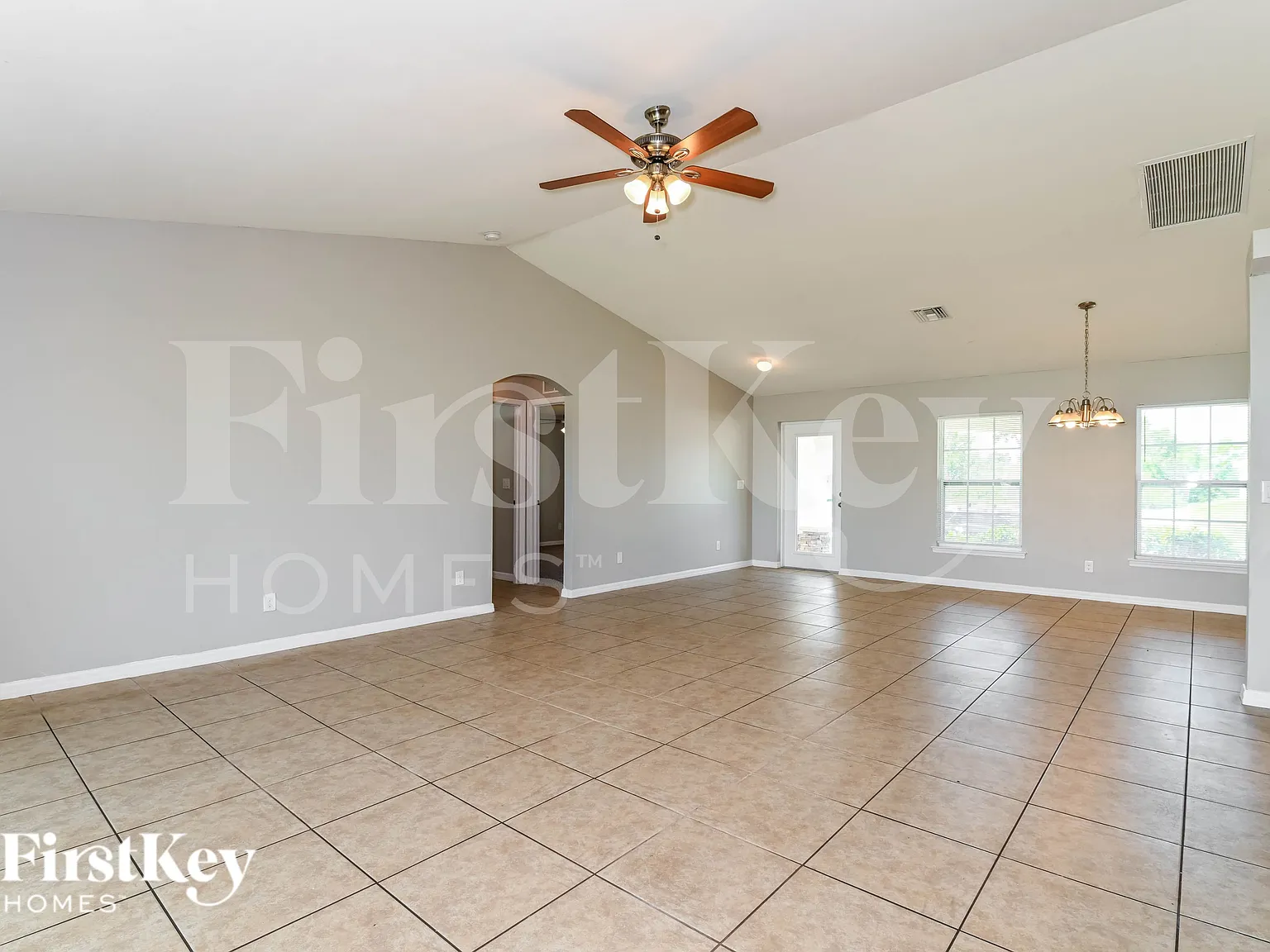 4 bed, 2.0 bath, 1829 sqft, $1,985 — Photo 4