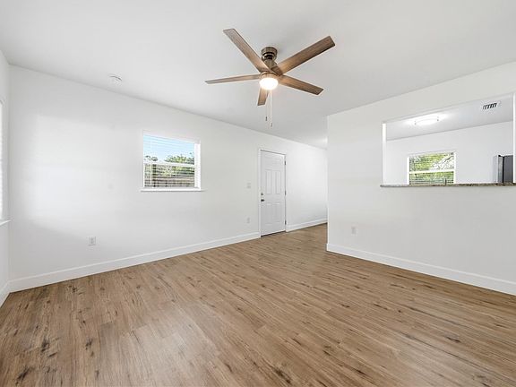 3rd image of 1009 Nebraska St