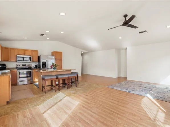 27 Nokekula St, Wailuku, HI 96793