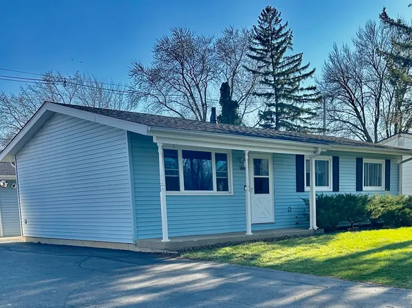 1805 W Indian Ridge Dr, McHenry, IL 60051