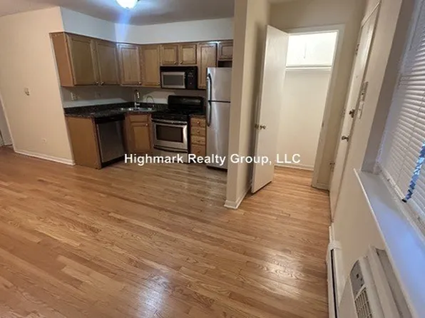 4056 N California Ave APT 2C, Chicago, IL 60618