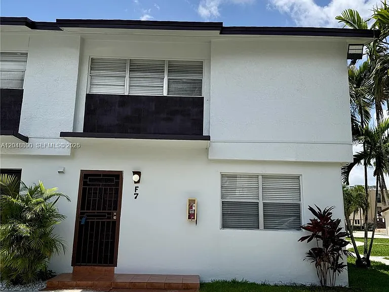 20 SW 108th Ave #F7 — Photo 1