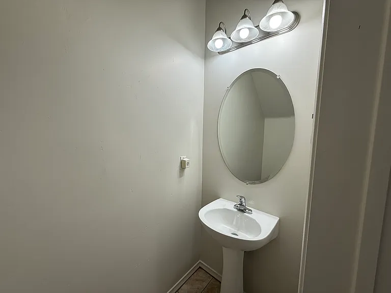 4035 N 28th St #105 — Photo 12