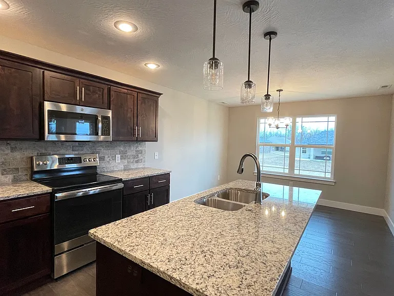 6002 S Iris Ln — Photo 7