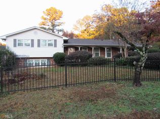 2945 Heather Dr, East Pt, GA 30344