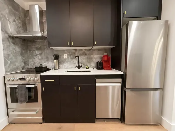 1853 Cornelia Street image 9 of 11