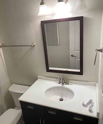 4th image of 242 Grand Blvd #4
