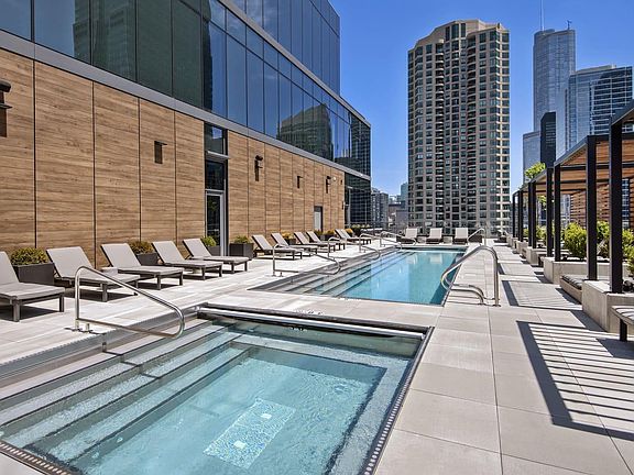 4th image of 439 N Wells St #1513