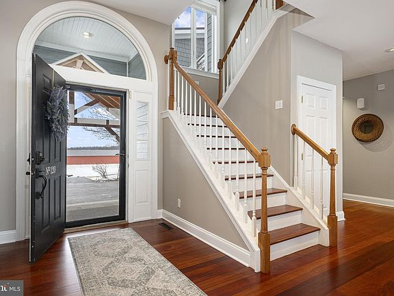 3rd image of 120 Lyndell Rd