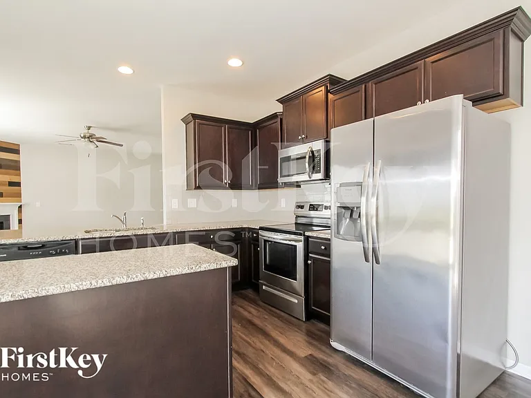 165 N Cromwell Dr — Photo 6