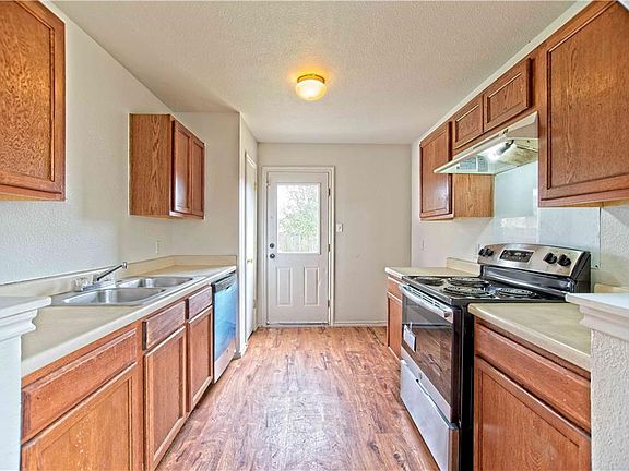 5th image of 12741 Saint Mary Dr