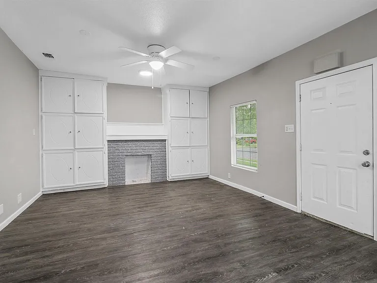 814 N Walnut St — Photo 4