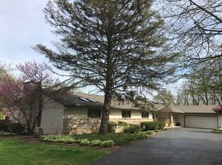 1043 Beau Brummel Dr, Dundee, IL 60118