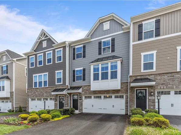 4012 Crown Dr, South Park, PA 15129