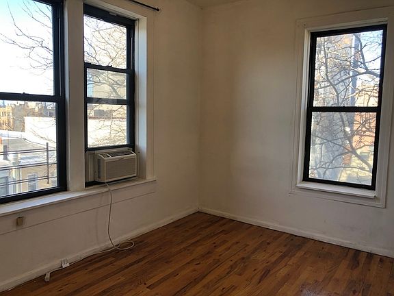 2nd image of 261 14th St #D4