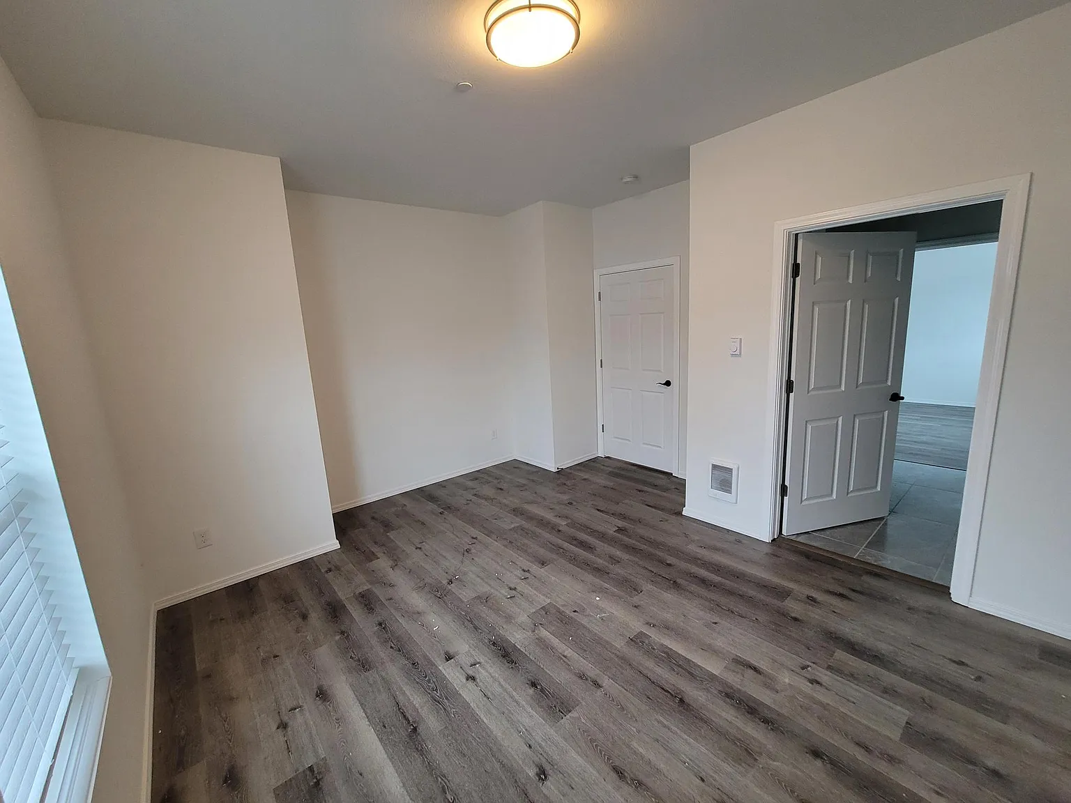 141 S Ann St — Photo 2