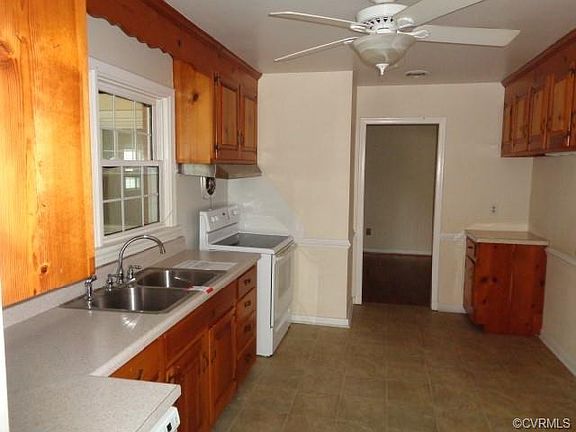 4th image of 323 Sandston Ave