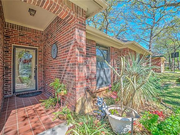 2nd image of 1049 Glen Oak Dr