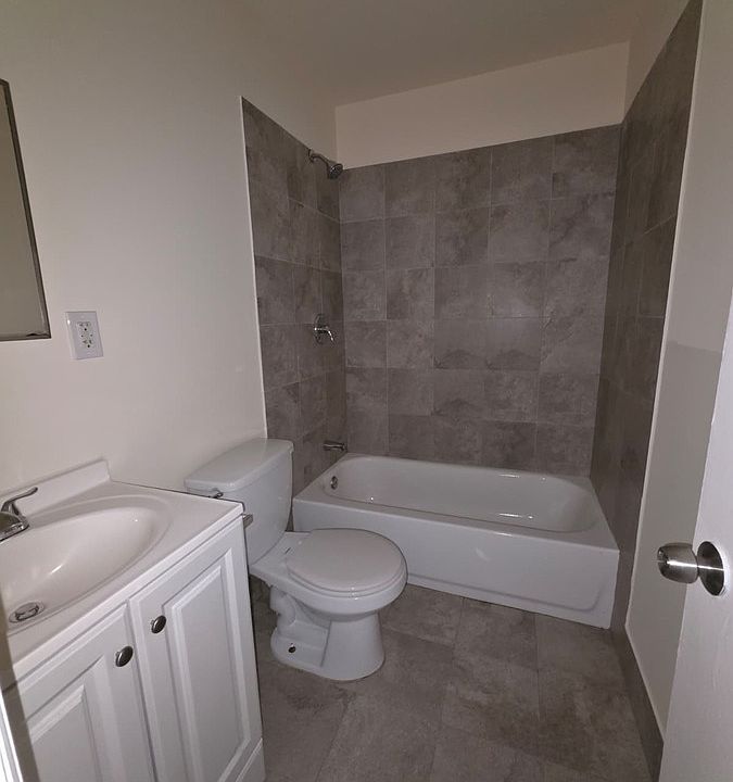1st image of 19 Lawrence St APT 2E