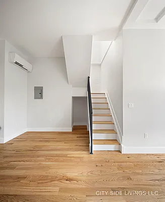 Rented by Artur Gutman, LREB | media 3