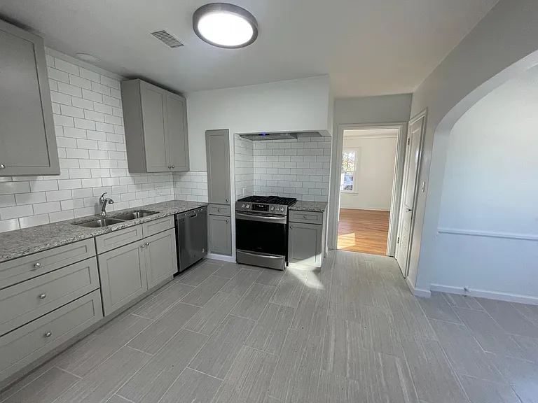 3515 E 4th Pl — Photo 6