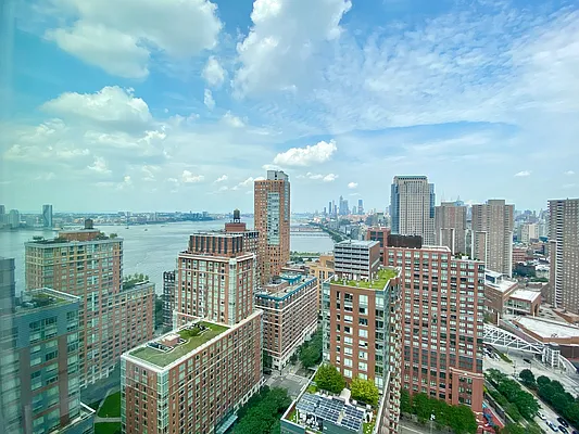 Rented by NY Living Solutions | media 18