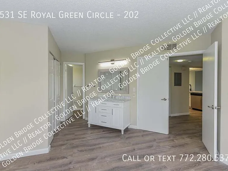 1531 SE Royal Green Cir #202 — Photo 13