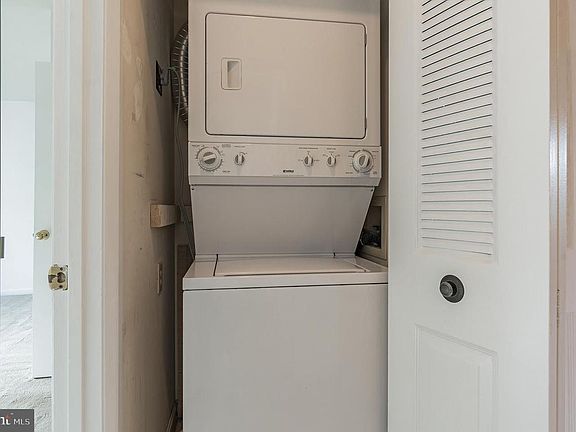 2nd image of 18222 Windsor Hill Dr