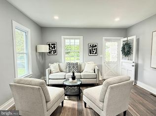 108 Maple Shade Ave E, Trenton, NJ 08690