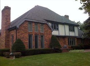 8 Timberlake Rd, Bloomington, IL 61704