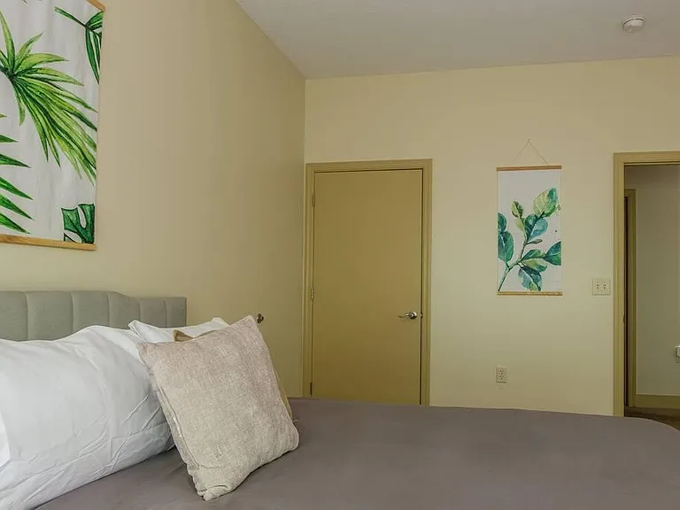 Portal Place Apartments — Photo 14