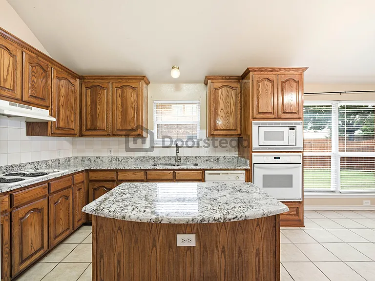 15809 Ducote Dr — Photo 17