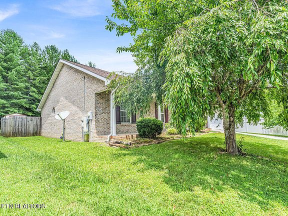 3rd image of 6861 Cardindale Dr