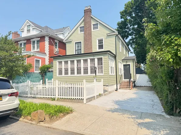 40-29 167th Street, Flushing, NY 11358