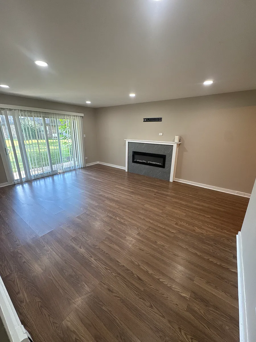 Building Photo - 121 W 63rd St #D103