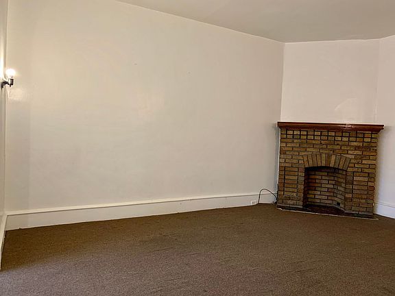 4th image of 2028 E Ontario St