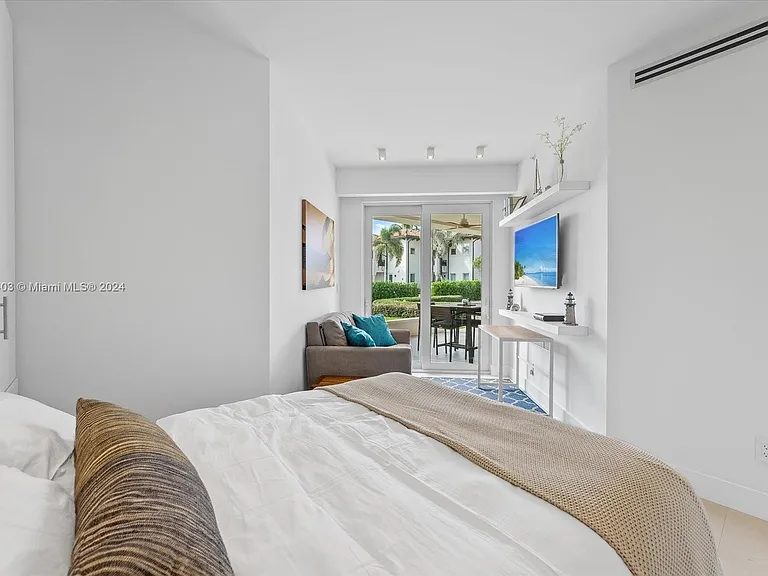 15713 Fisher Island Dr #15713 — Photo 8