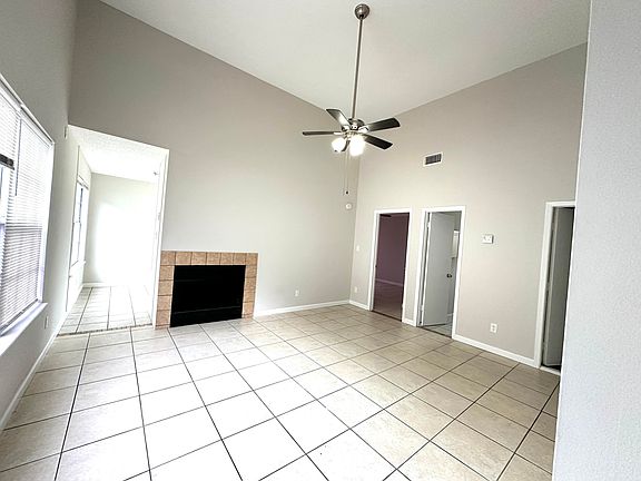2nd image of 3013 Yorktown Cir