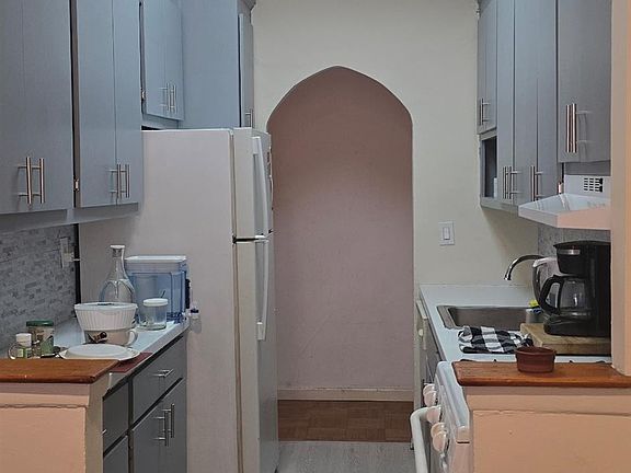 4th image of 355 Bronx River Road #1E