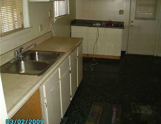 4th image of 11250 De Garmo Ave