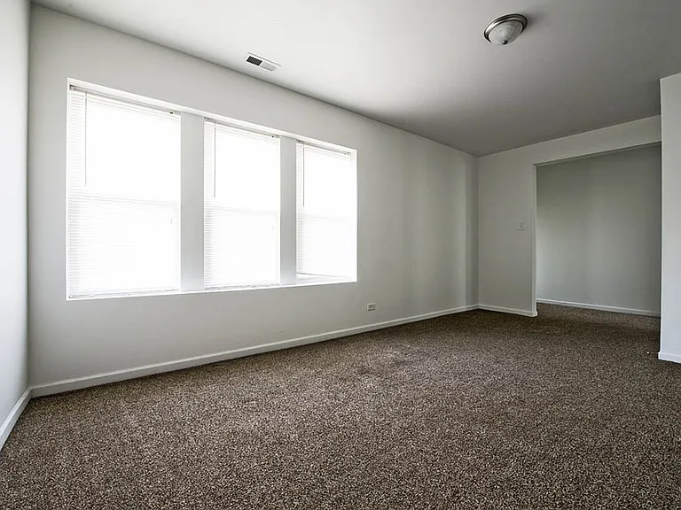 1117 N Lawler Ave — Photo 20
