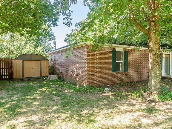 3rd image of 1193 Flint Pl