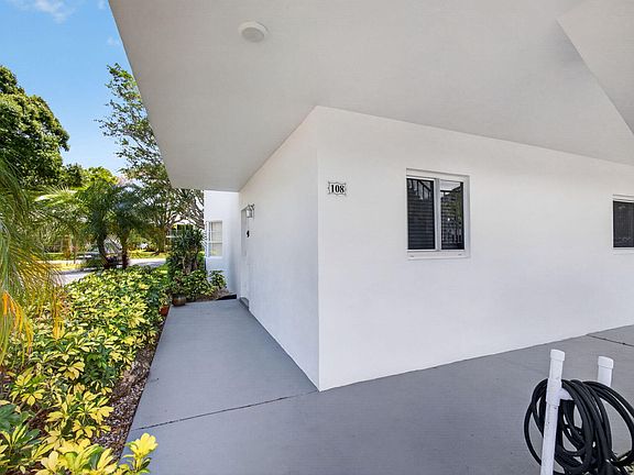 2nd image of 6 Garden Street E #108p