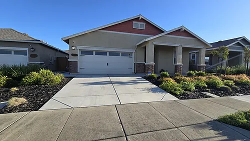 4431 Canada Way Photo 1
