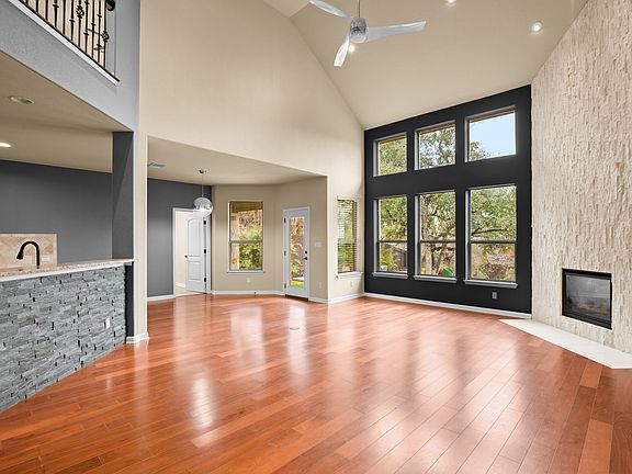 4th image of 11702 Palisades Pkwy