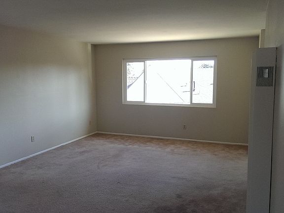 5th image of 367 E 18th St APT 6