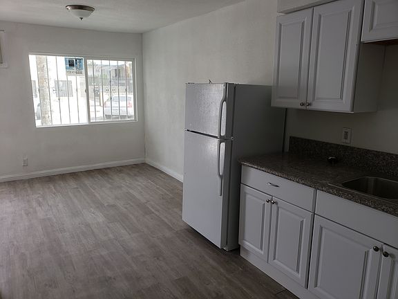 2nd image of 2108 Sunrise Ave APT 2