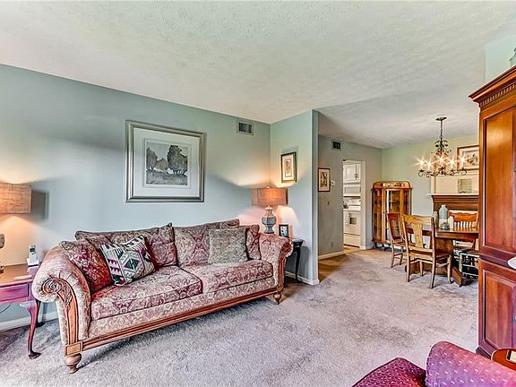 3rd image of 631 Tarpon Ave APT 6394