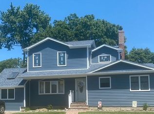 425 Irving St, Central Islip, NY 11722